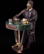 Скульптура "Звезда покера"