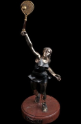 Скульптура "Теннисистка"