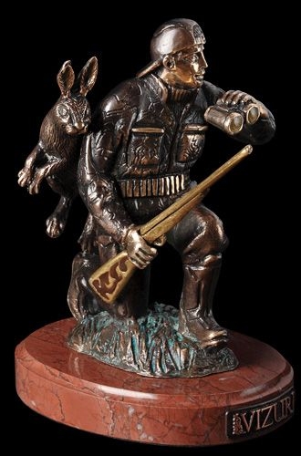 Скульптура "Охотник"