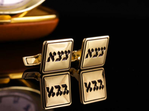 Запонки из золота с инициалами