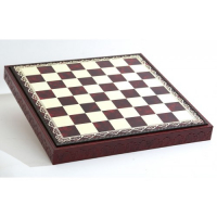 Шахматное поле, красное