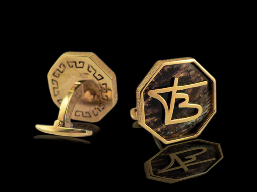 Золотые запонки с инициалами "ТВ"