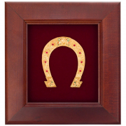 Коллаж 'Подкова' на темно-красном фоне