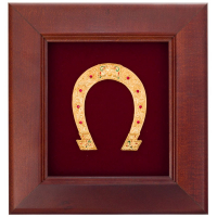 Коллаж 'Подкова' на темно-красном фоне