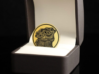 Золотая монета "Влюбленные опоссумы"