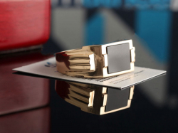 Золотой перстень с черным фианитом