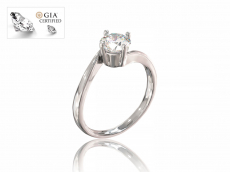 Кольцо “Клэр” из золота с бриллиантом