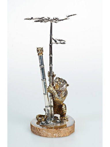 Серебреная подставка под ручку тигр