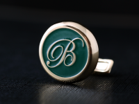 Запонки с инициалом "В"