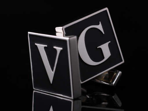 Запонки с инициалами "VG"